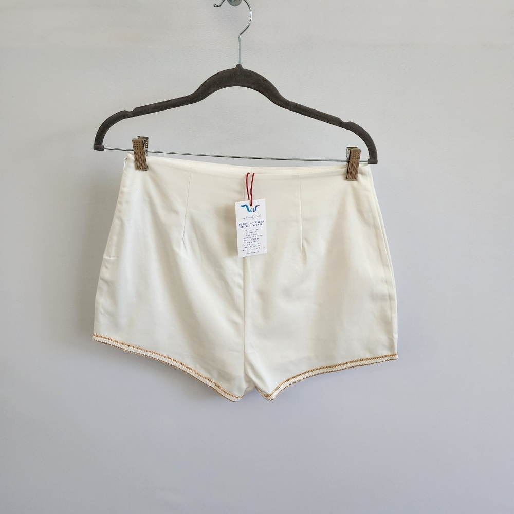 My Beachy Side White Bridgette Gold Piped Shorts Size Large NWT! - Picture 6 of 11